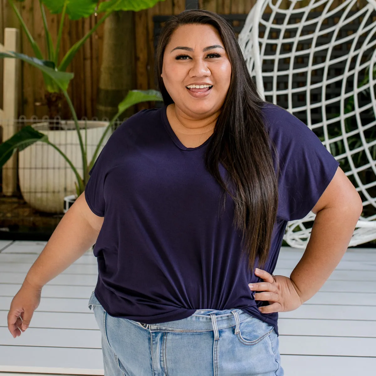 Alexa v-neck tee - navy