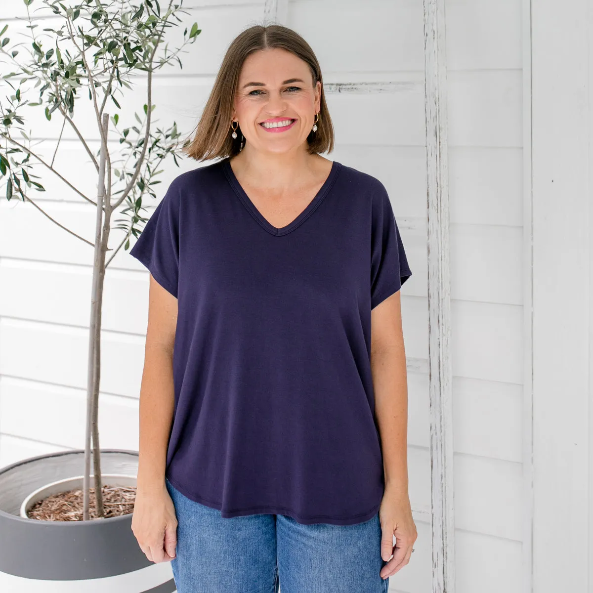 Alexa v-neck tee - navy